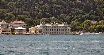 Yalı de Âli Pasha (actualmente el consulado egipcio) en Bebek en el Bósforo.
