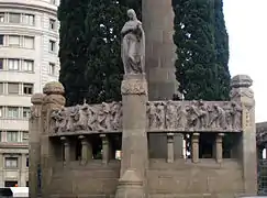 Balaustrada con una de las alegorías