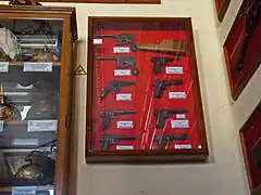 Armas.
