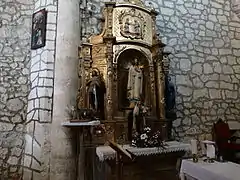 Retablo situado en el lado de la Epístola