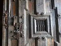 Herrajes de la puerta de la ermita de Santa Ana (Pozuelo de la Orden, provincia de Valladolid).