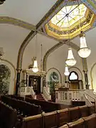 La sala de oración de los hombres.