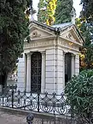 Panteón de la familia Miret Abad