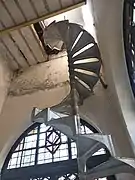 Escalera de caracol de madera de unos 200 años