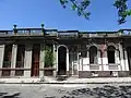 Fachadas de casas antiguas en la calle Isla de Flores, Palermo, Montevideo.