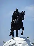 La estatua tras un aguacero