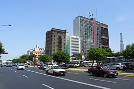 Cerca de la av Inca Garcilaso de la Vega