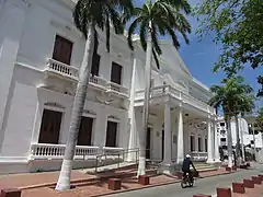 Palacio de Justicia, costado suroccidental