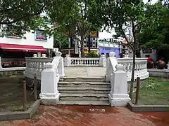 Rotonda en el costado nororiental