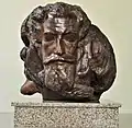 Fotografía realizada en el Mausoleo del Museo Casa Horacio Quiroga-Escultura tallada en raíz de algarrobo por Stephan Erzia