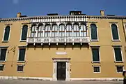 Fachada principal de Ca' Loredan, Venecia.