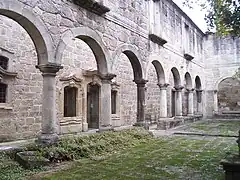 Claustro del monasterio de Santa Maria de Bouro.