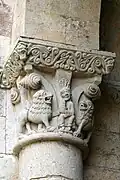 Capitel con Daniel en los Leones