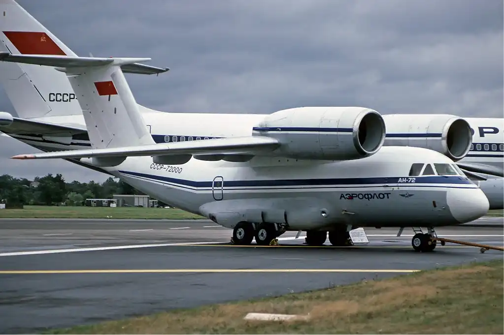 Aeroflot_Antonov_An-72_Fitzgerald