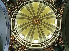 Cúpula del crucero