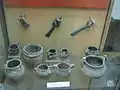 Vasijas y objetos de bronce de finales de la Edad del Bronce, de varios lugares en el Distrito de Alba, incluida Piatra Craivii