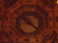 Teatro anatómico. Techo de madera con estatua de Apolo.