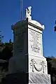 Monumento funerario a la batalla del Molino del Rey incluyendo el nombre de Antonio de León, ordenado por Ignacio Comonfort, 1865.