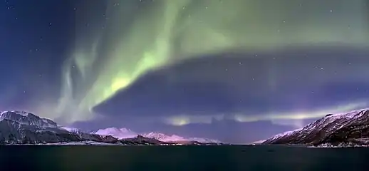 Aurora boreal sobre Lyngenfjorden, 2012