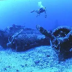 Un avión (Boeing B-17) hundido.