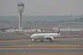 Boeing 777 de Emirates en el Aeropuerto Internacional de Johannesburgo, Sudáfrica