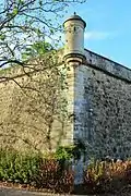 Esquina de sillares y garita