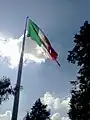 Bandera semimonumental en el cerro El Calvario, Toluca, México.