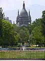 2009. Basílica coronando el Parque Almagro