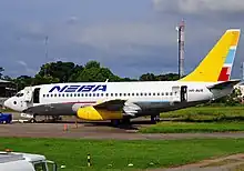 Boeing 737-200 (HR-AVR) de North East Bolivian Airways aparcado en el Aeropuerto Internacional Golosón de La Ceiba, Honduras (2012)