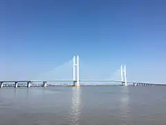 Nuevo puente sobre el río Yalu