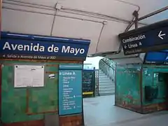 Salida y combinación con línea A en el andén a Retiro