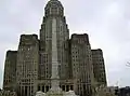 El Ayuntamiento y los Leones de Niagara Square y el Monumento a McKinley.