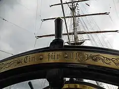 Rueda de timón del Sagres.