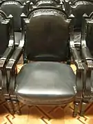Sillón en el Salón de Honor.