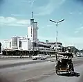 Metropole (1939) empleó rasgos de Nieuwe Zakelijkheid.