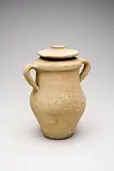 Urna con tapa de 26 x 5,5 cm. Cerámica romana de Cartago, Túnez.