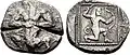 Tipo de moneda de siclo doble de Chipre procedente de Lapeto encontrada posteriormente cerca del tesoro. Finales del siglo VI-principios del siglo V a. C.