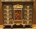 Cabinet ca. 1690.