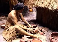 Alfarera Cahokia (cultura del Mississippi, en un diorama del Museo de figuras de los Estados Unidos, en Collinsville.