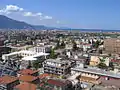 Vista de la ciudad moderna hacia la península sorrentina