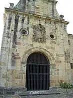Fachada de los pies.