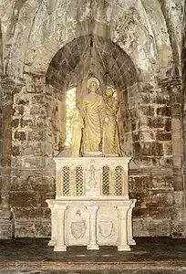 Capilla de San Joaquín, Santa Ana y la Virgen niña, con escultura de Ramón Arcaya.