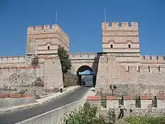 Murallas de Constantinopla (puerta de Belgrado)