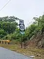 Carretera PR-142 sur cerca del extremo norte de la carretera PR-823 concurrente en el barrio Río Lajas, Toa Alta