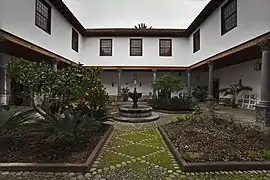 Jardín interior.