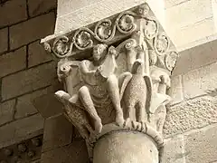 El rey David tocando el arpa, en el capitel del arco triunfal (lado de la epístola)