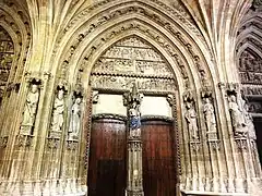 Pórtico de la catedral de Santa María de Vitoria