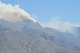 Incendio en lo alto del Cerro Tía Chena el 21 de marzo de 2011