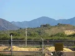 Cerro de Punta visto desde el Aeropuerto Internacional Mercedita, Ponce, Puerto Rico