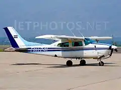 Un avión Cessna T210M Turbo Centurion II de la Fuerza Aérea Hondureña.